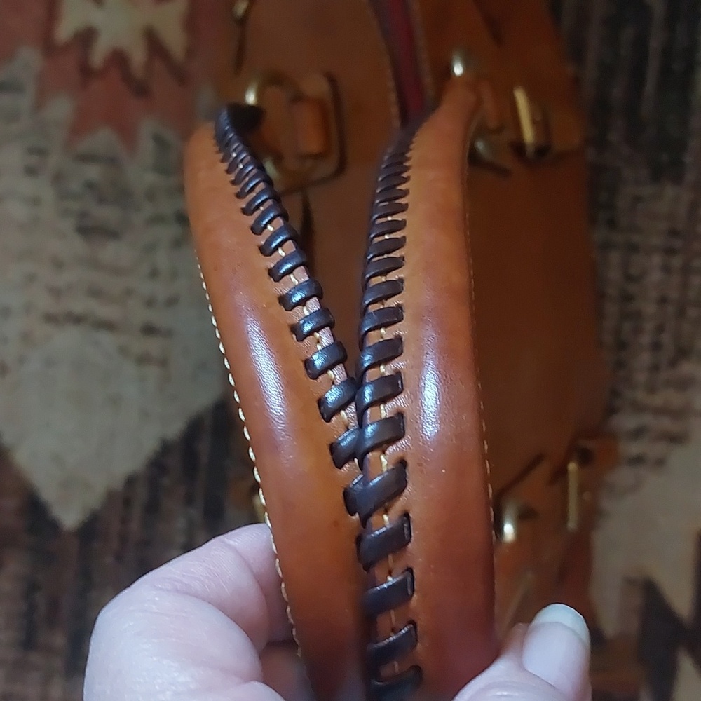 Dooney&Bourke Florentine Leather Domed 🌼 - Picture 6 of 16